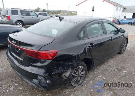2023 Kia Forte Lxs z USA, uszkodzony, nr VIN 3KPF24AD5PE523030